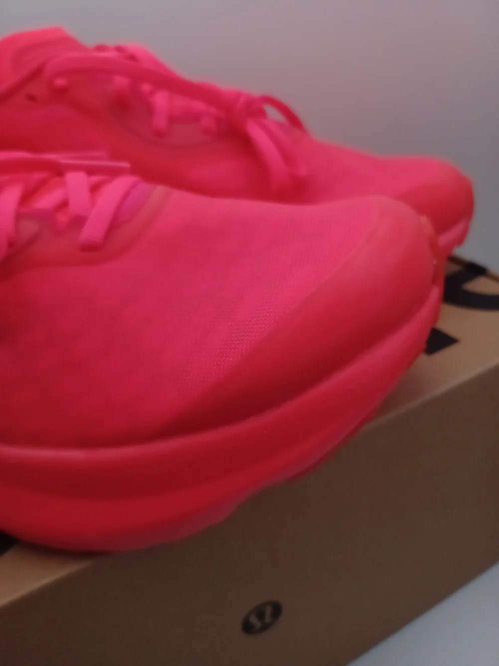 Lululemon Women's Split Shift Running Shoe in STBH/CRLS/CRYE Size 9